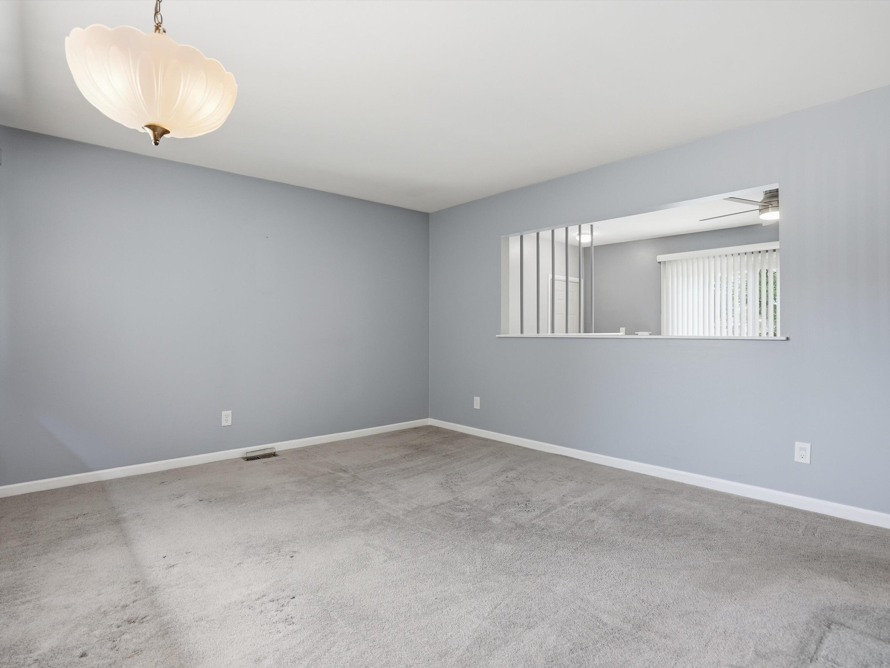 12641 Raleigh Drive Sterling Heights, MI 48313 - Photo 7 of 27 11-DSC02304