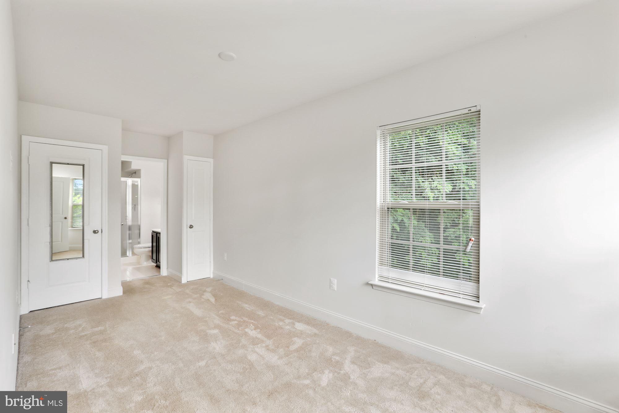 4600 Potomac Highlands Circle Triangle, VA 22172 - Photo 26 of 33 Main level bedroom and bathroom!