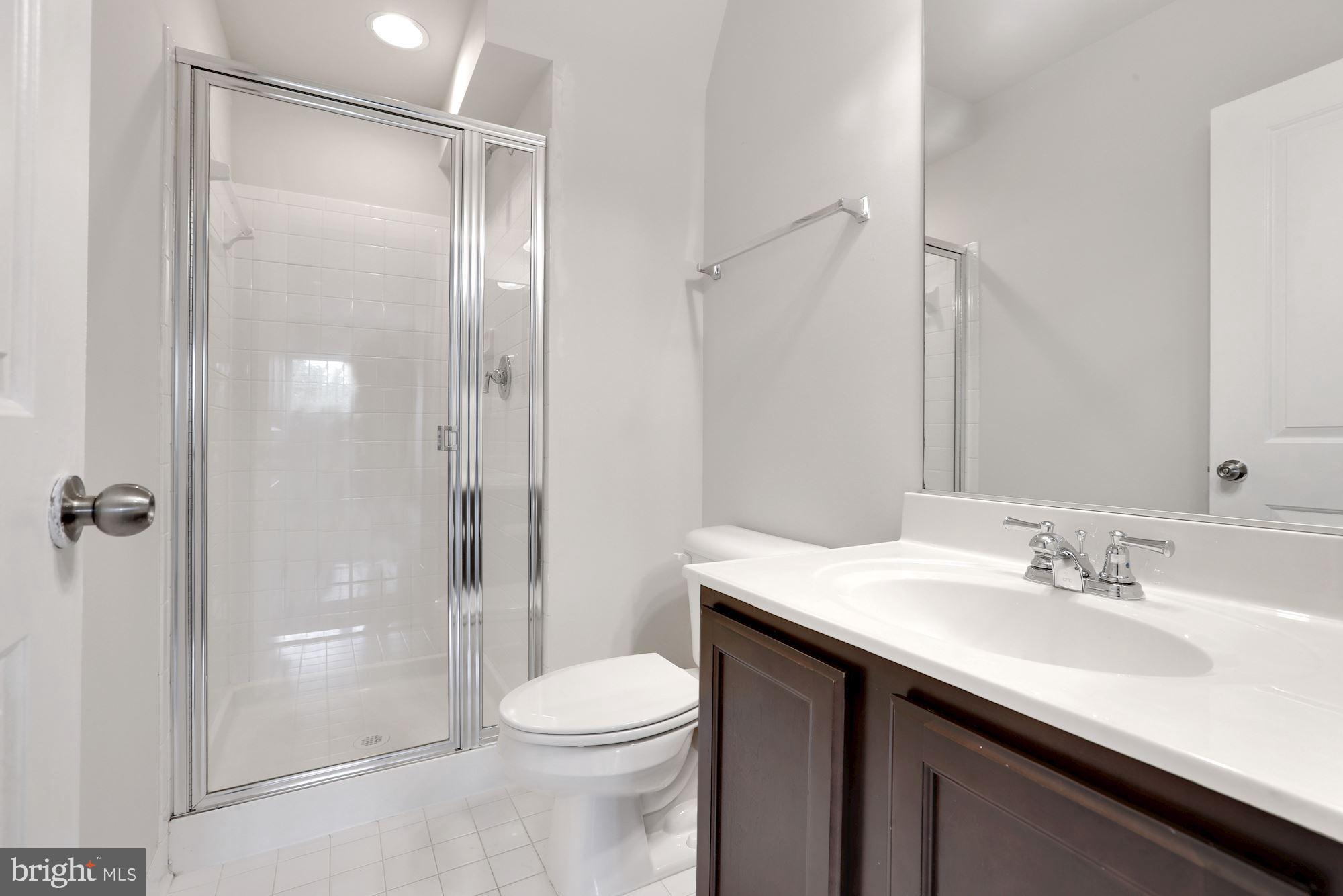 4600 Potomac Highlands Circle Triangle, VA 22172 - Photo 27 of 33 Main level bathroom