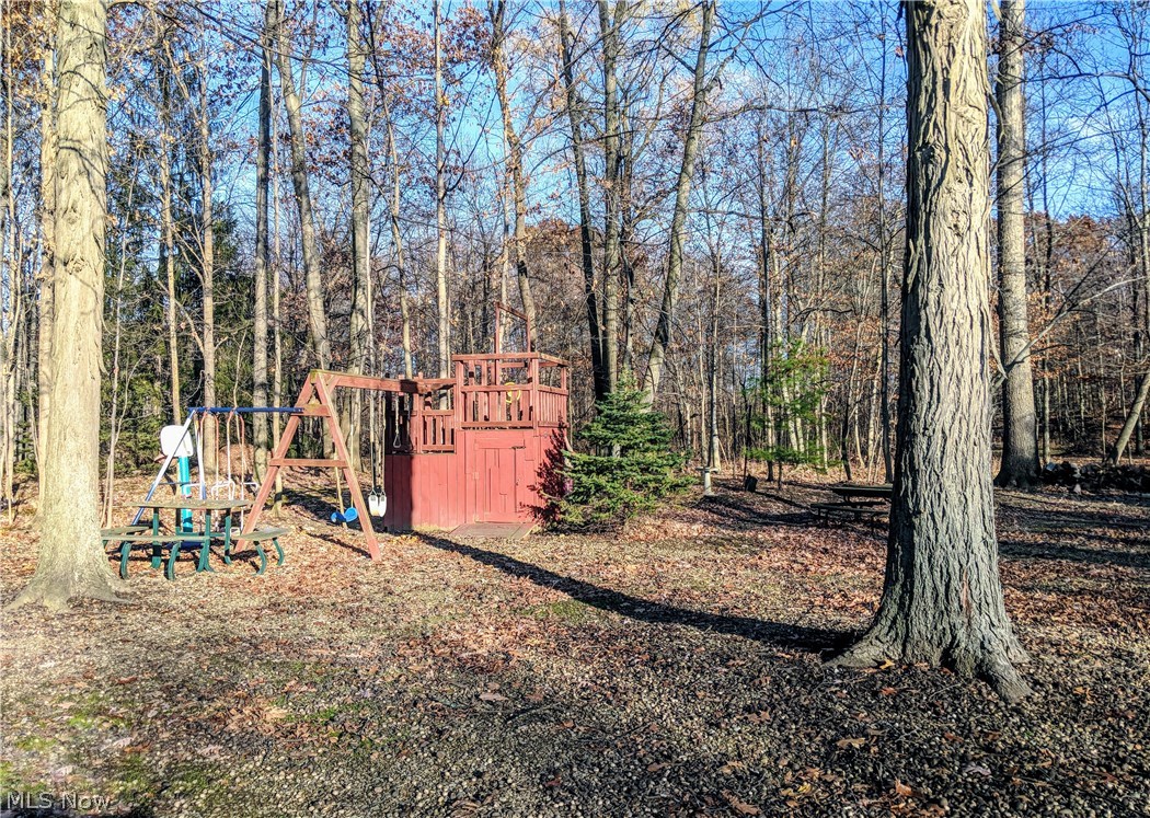 19601 Howe Road Strongsville, OH 44136 - Photo 7 of 31