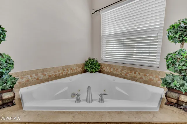 $545,950 | 6324 Franklin View Drive, El Paso, TX 79912