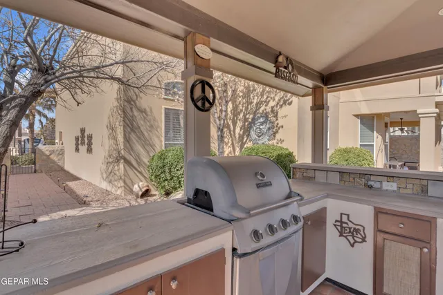 $545,950 | 6324 Franklin View Drive, El Paso, TX 79912
