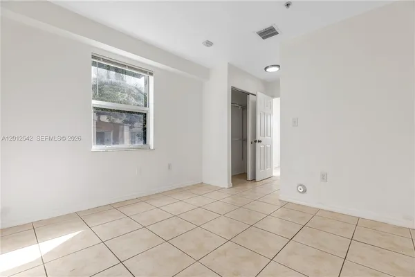 $1,900 | 520 Southwest 5th Street, Unit 304, Miami, FL 33130