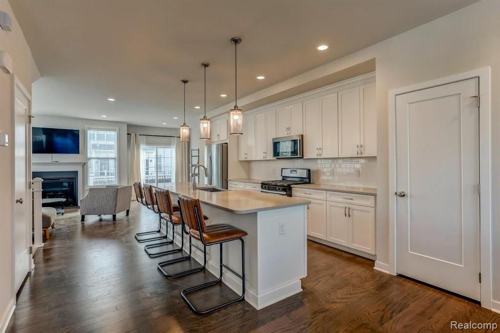 2841 Hardwick Road Ann Arbor, MI 48105 - Photo 10 of 43