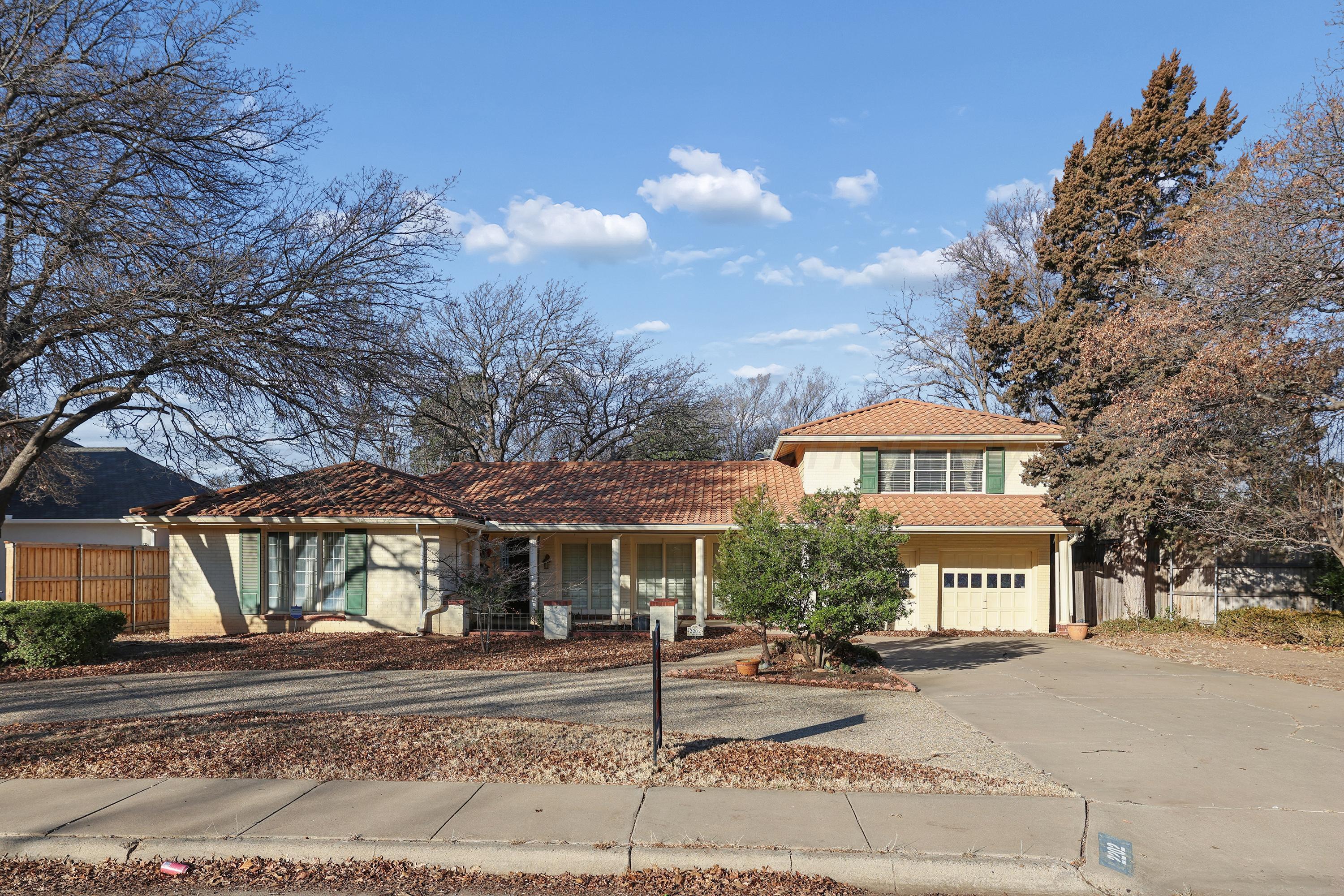 2202 South Travis Street Amarillo, TX 79109 - Photo 1 of 32 1-Front