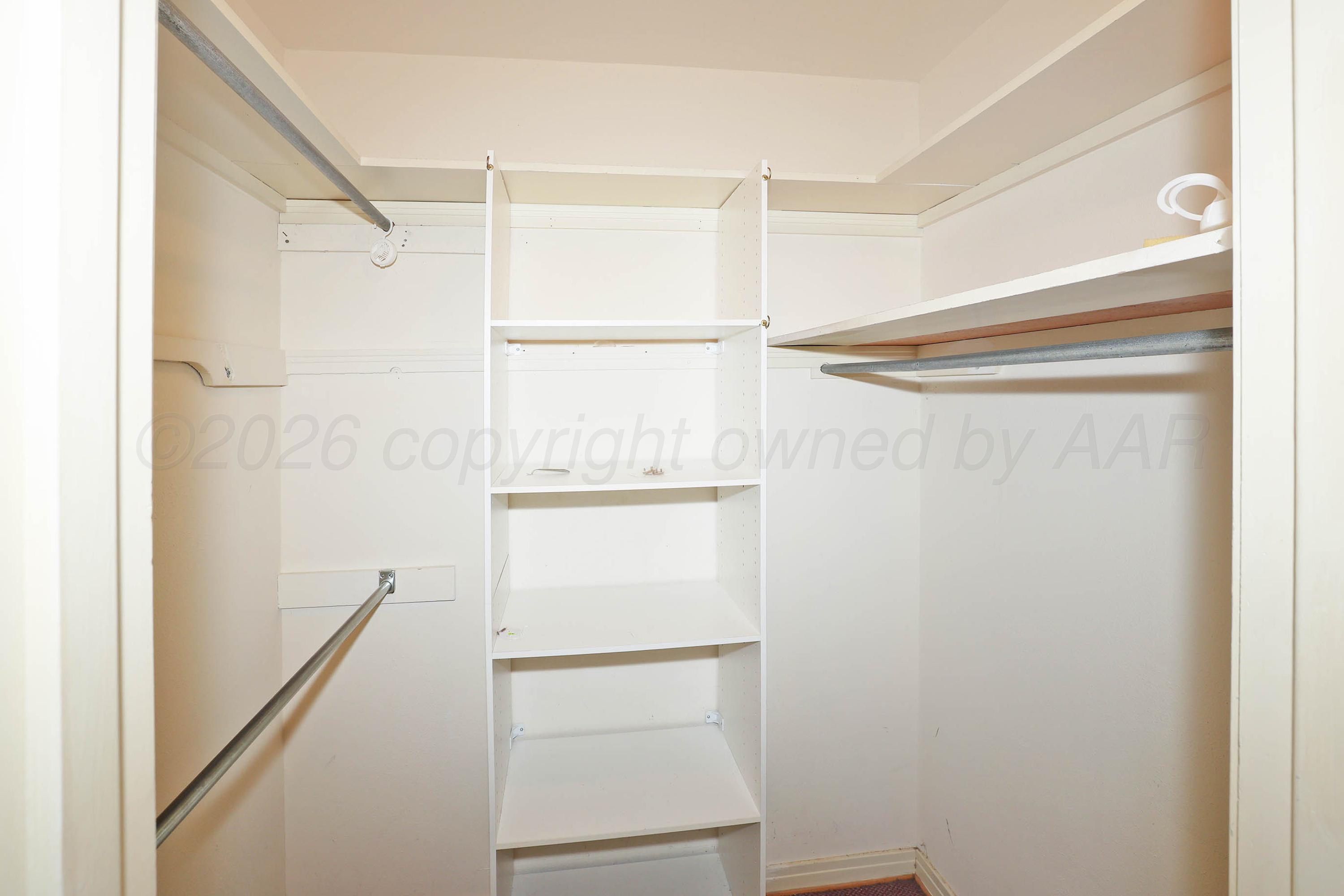 2202 South Travis Street Amarillo, TX 79109 - Photo 16 of 32 22-Primary Closet
