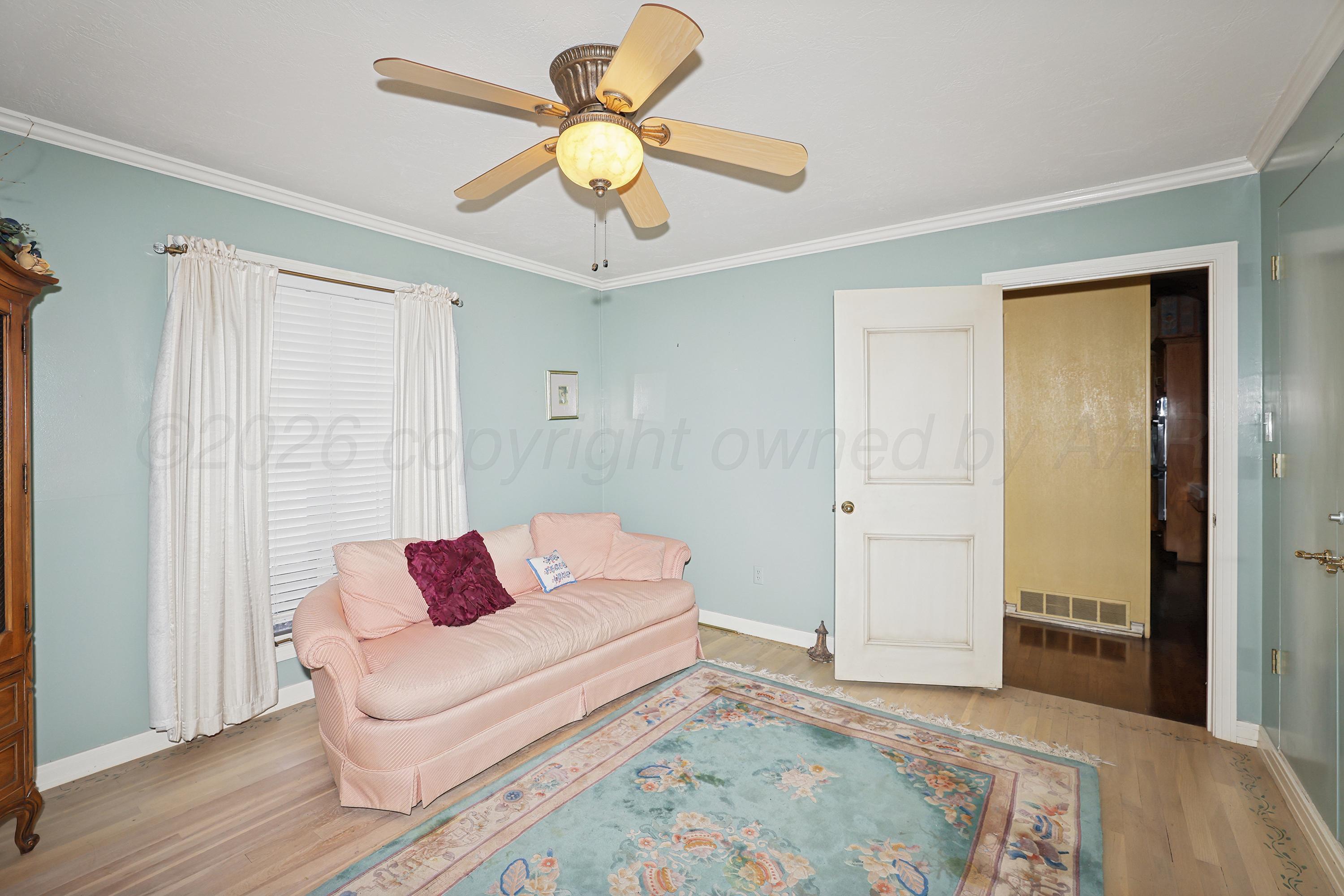 2202 South Travis Street Amarillo, TX 79109 - Photo 22 of 32 26-3rd Bedroom