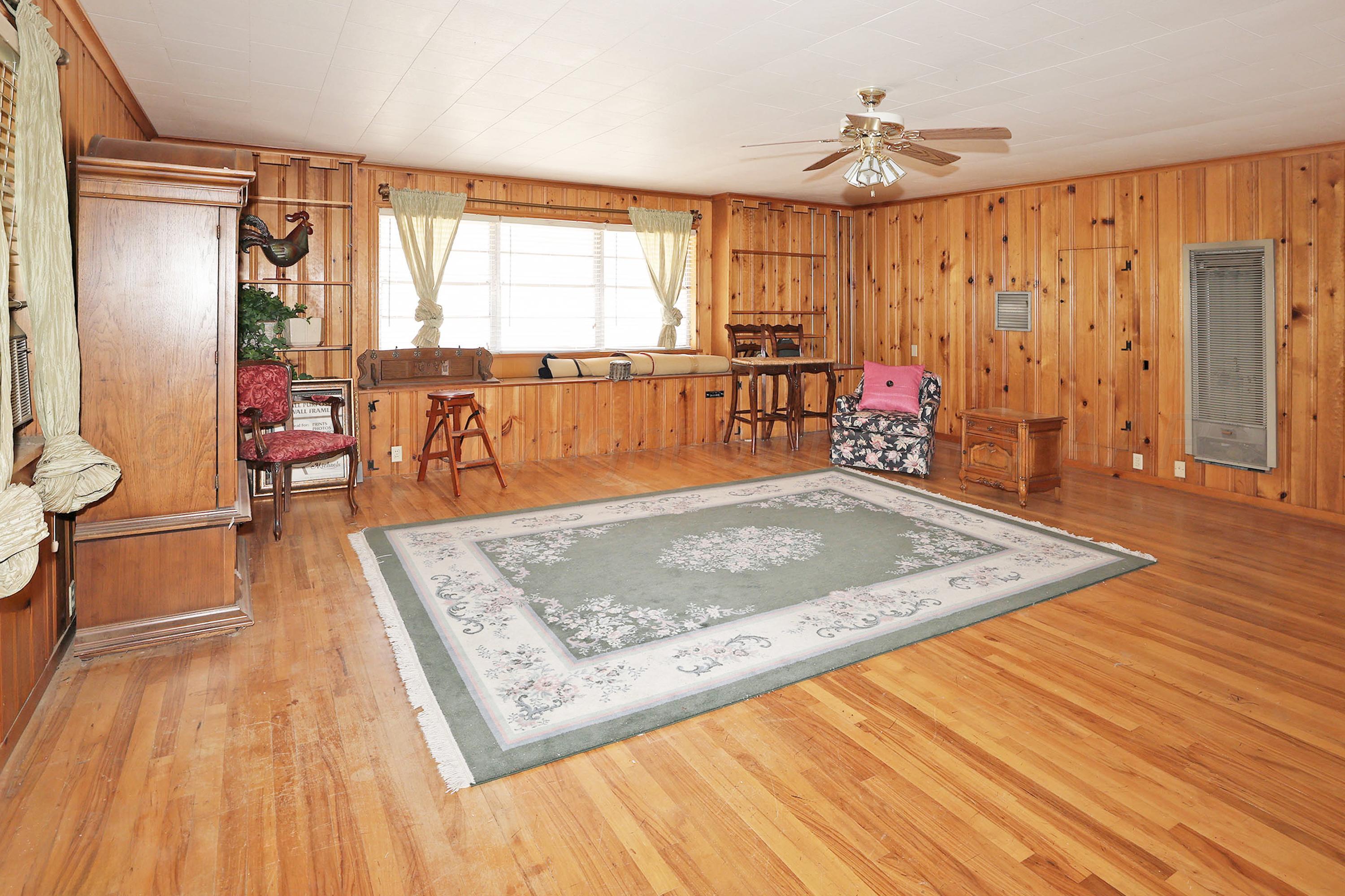 2202 South Travis Street Amarillo, TX 79109 - Photo 26 of 32 29-Upstairs Flex Room