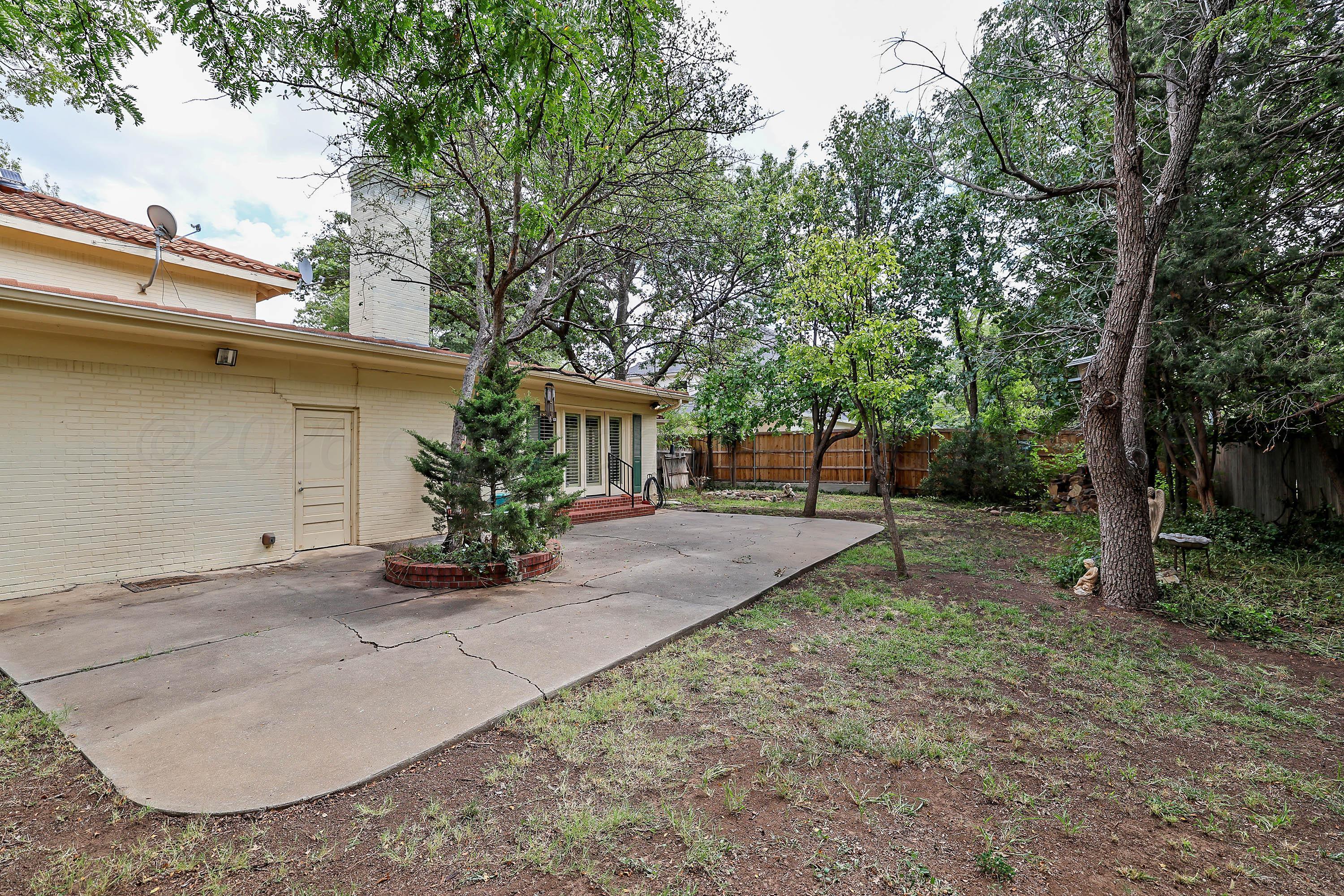 2202 South Travis Street Amarillo, TX 79109 - Photo 29 of 32 34-Backyard
