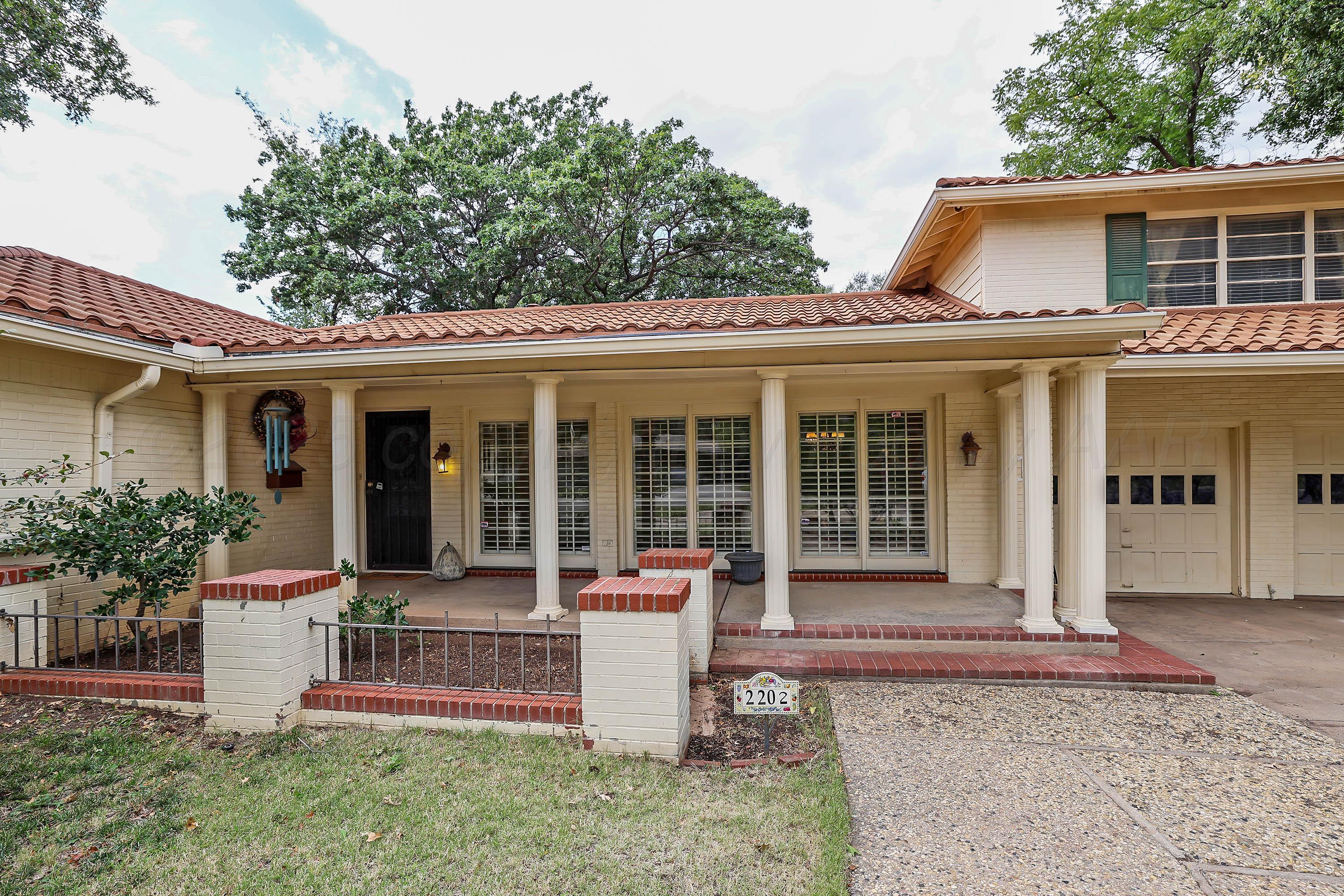 2202 South Travis Street Amarillo, TX 79109 - Photo 31 of 32 3-Front Porch