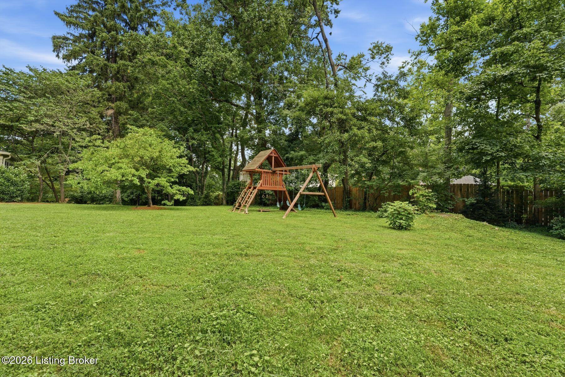 902 Bellewood Road Anchorage, KY 40223 - Photo 60 of 62 photo_online_020
