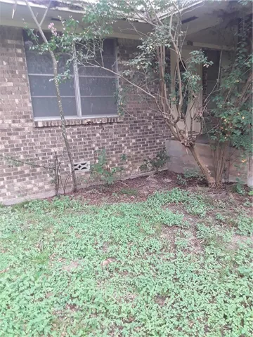 $190,000 | 206 West La Grange Street, Giddings, TX 78942