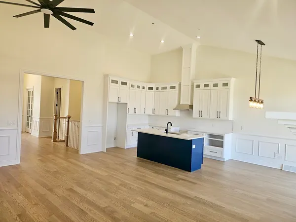 $650,000 | 13138 Lake Mary Drive, Plainfield, IL 60585