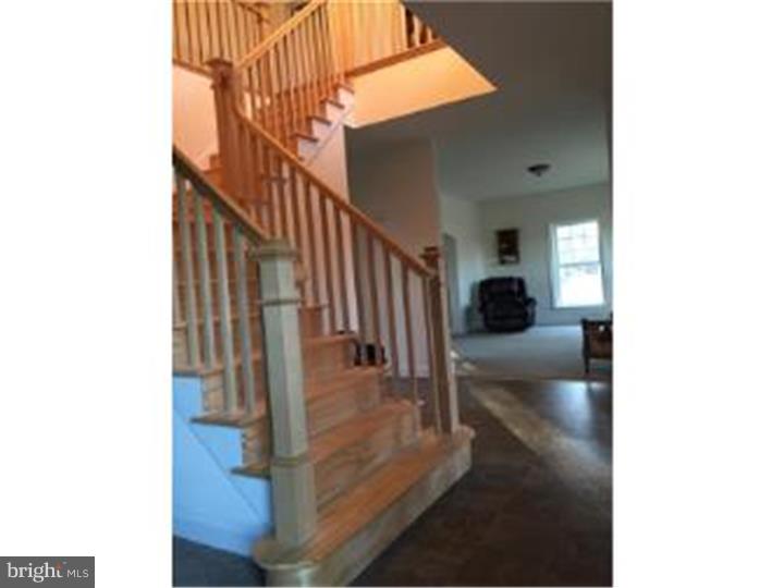 380 High Hill Road Woolwich Township, NJ 08085 - Photo 4 of 25 Foyer