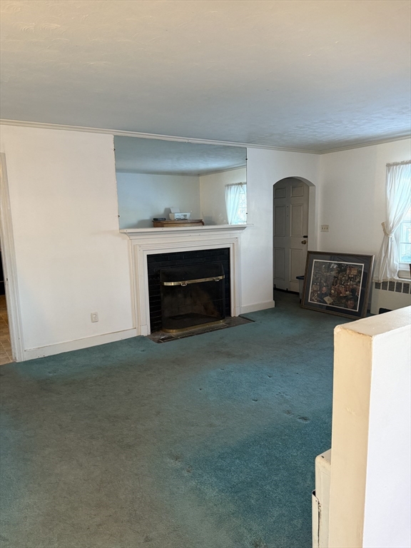 8 Manor Road Auburn, MA 01501 - Photo 4 of 21 Gallery Image 4