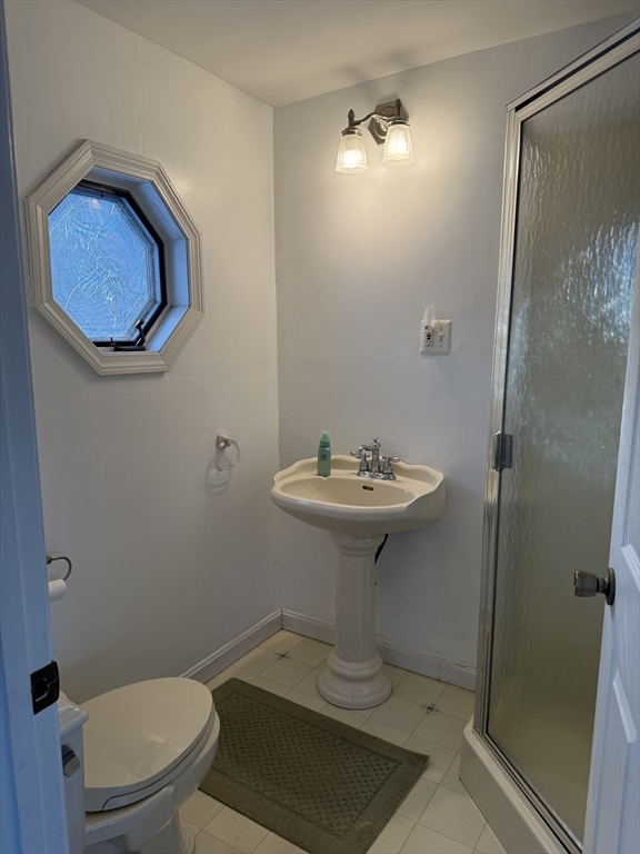 8 Manor Road Auburn, MA 01501 - Photo 9 of 21 Gallery Image 9