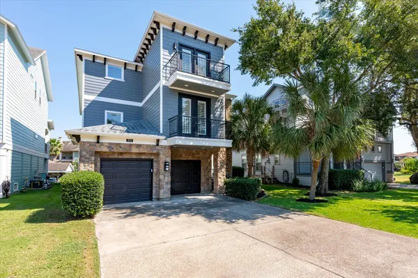 $775,000 | 211 Valmar Street, Kemah, TX 77565