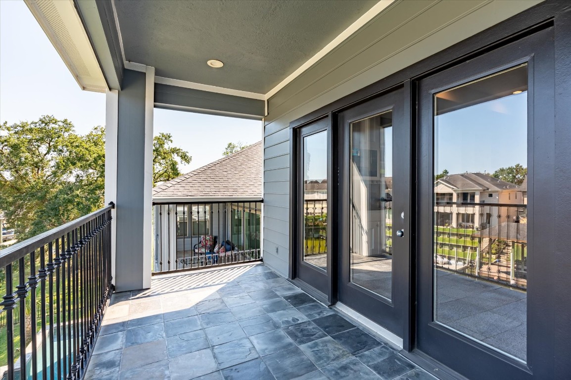 211 Valmar Street Kemah, TX 77565 - Photo 45 of 50 a view of a balcony