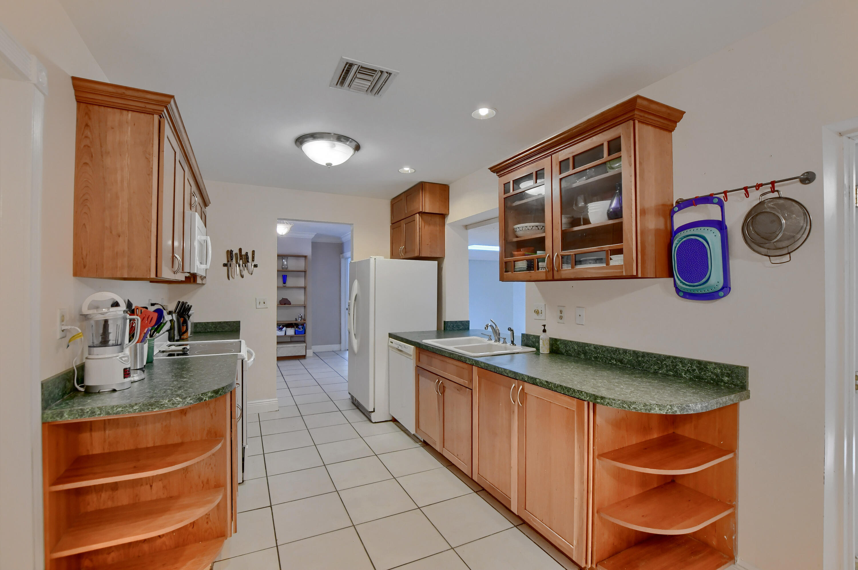 242 Southwest 4th Street Boca Raton, FL 33432 - Photo 9 of 28 Kitchen