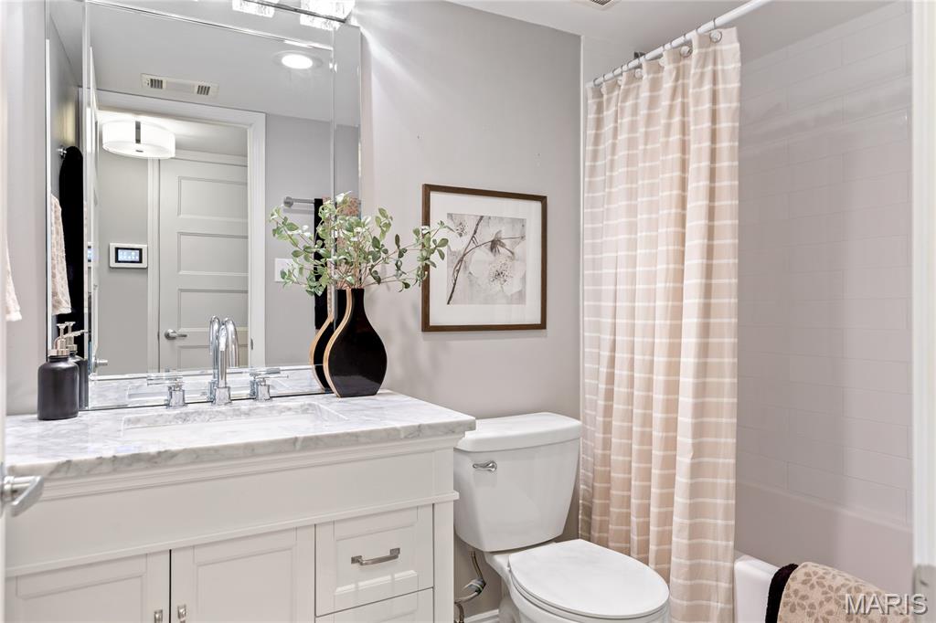 13515 Coliseum Drive, Unit E Chesterfield, MO 63017 - Photo 16 of 17