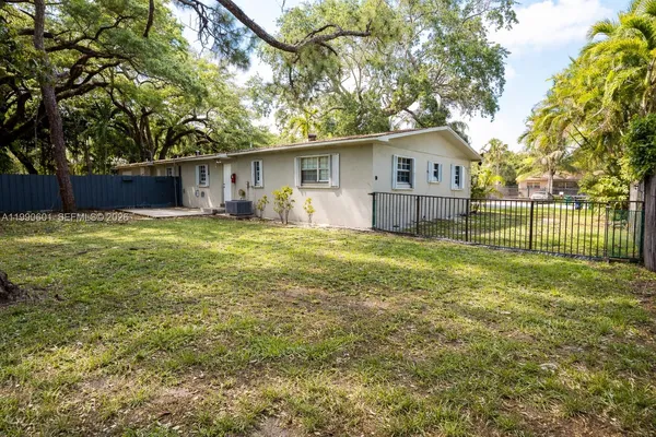 a house view with a outdoor space