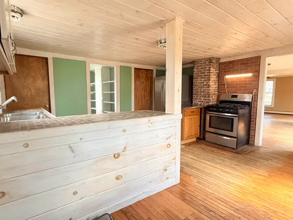 $287,500 | 222 North Main Street, Newport, NH 03773