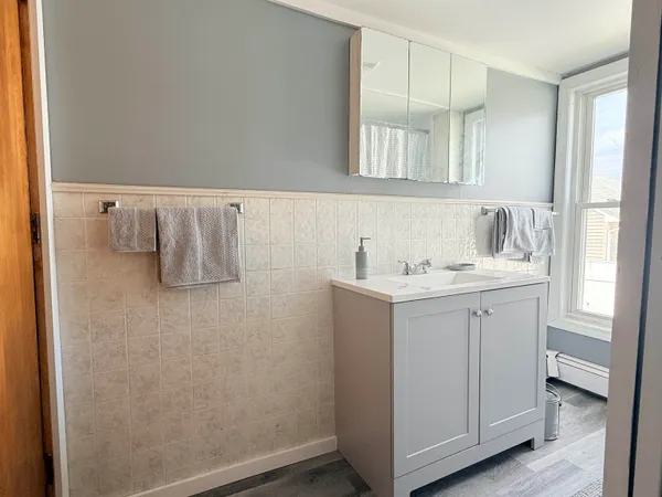 $287,500 | 222 North Main Street, Newport, NH 03773