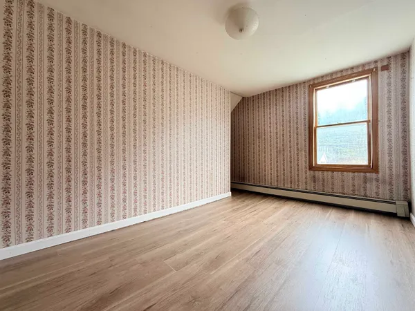 $287,500 | 222 North Main Street, Newport, NH 03773