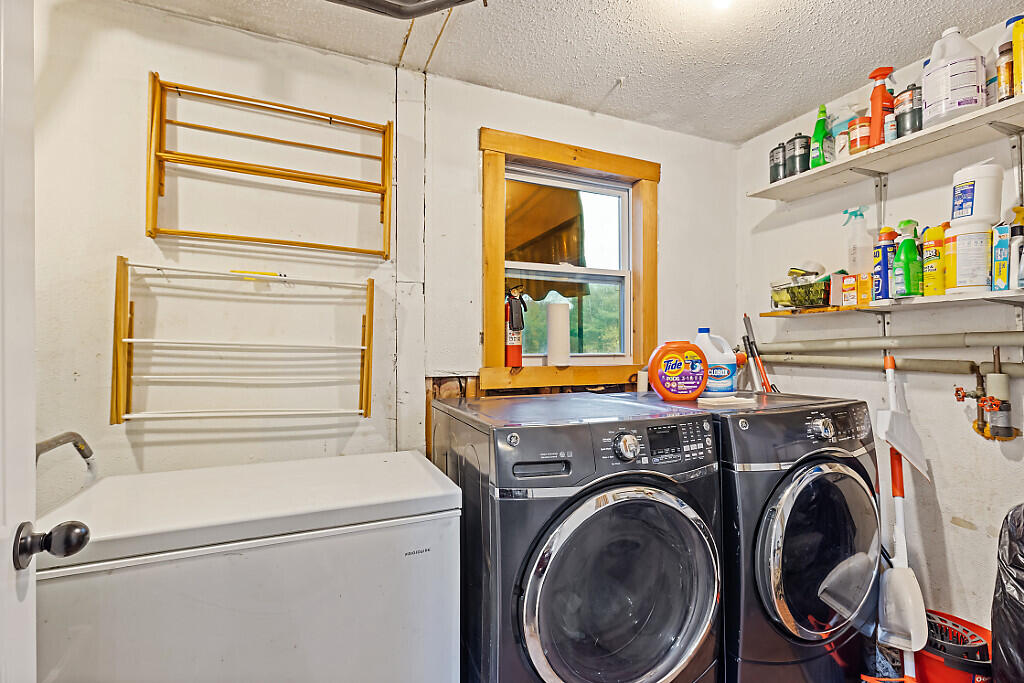 733 Middle Road Skowhegan, ME 04976 - Photo 45 of 58 46 laundry area