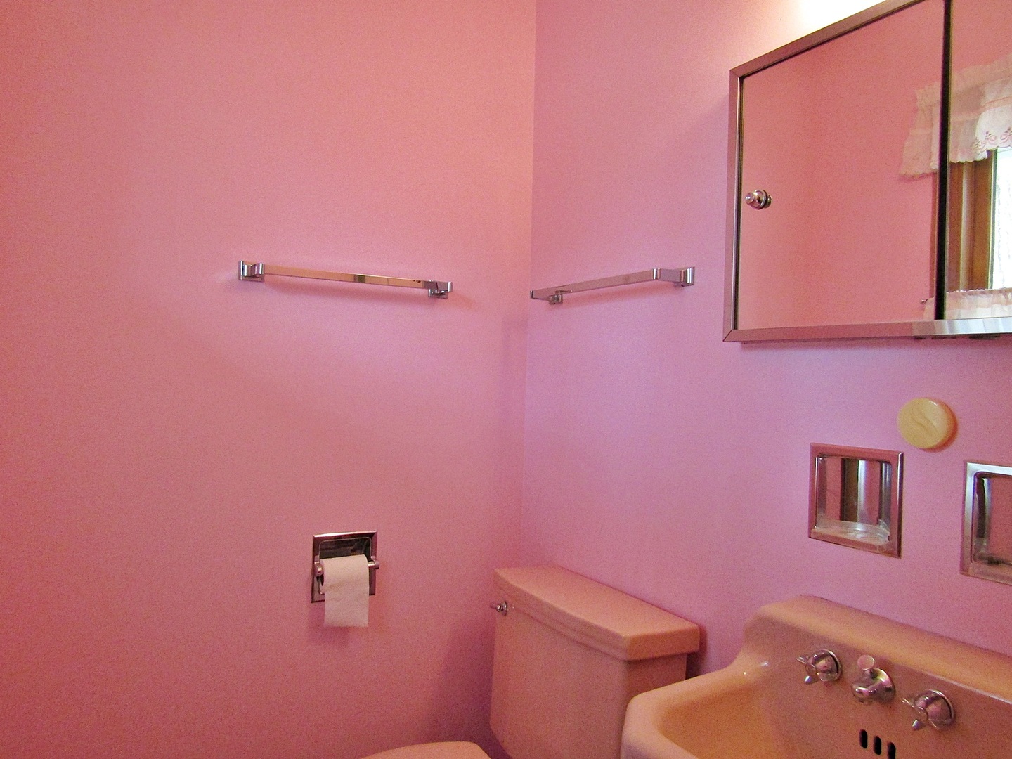 1408 Dunstan Road Geneva, IL 60134 - Photo 13 of 21 a bathroom with a sink a toilet and mirror