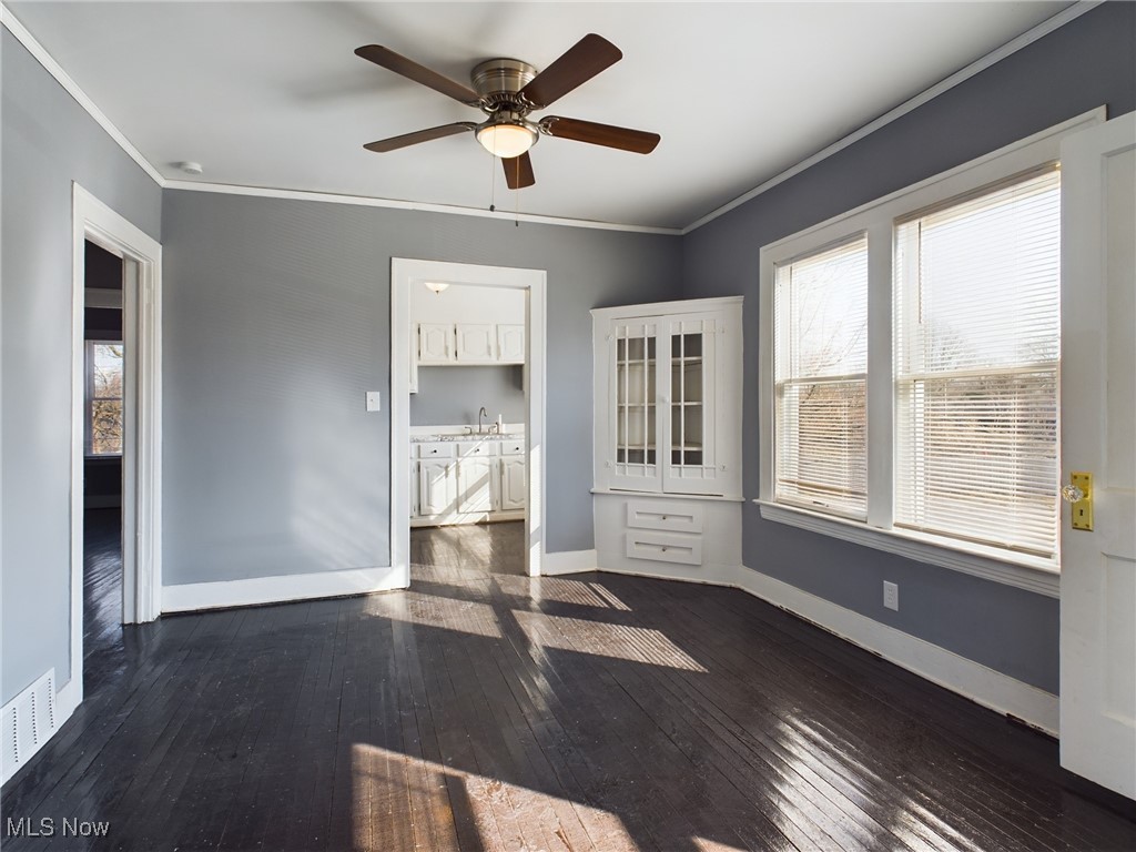 469 Arbor Road Cleveland, OH 44108 - Photo 10 of 47 Gallery Image 10