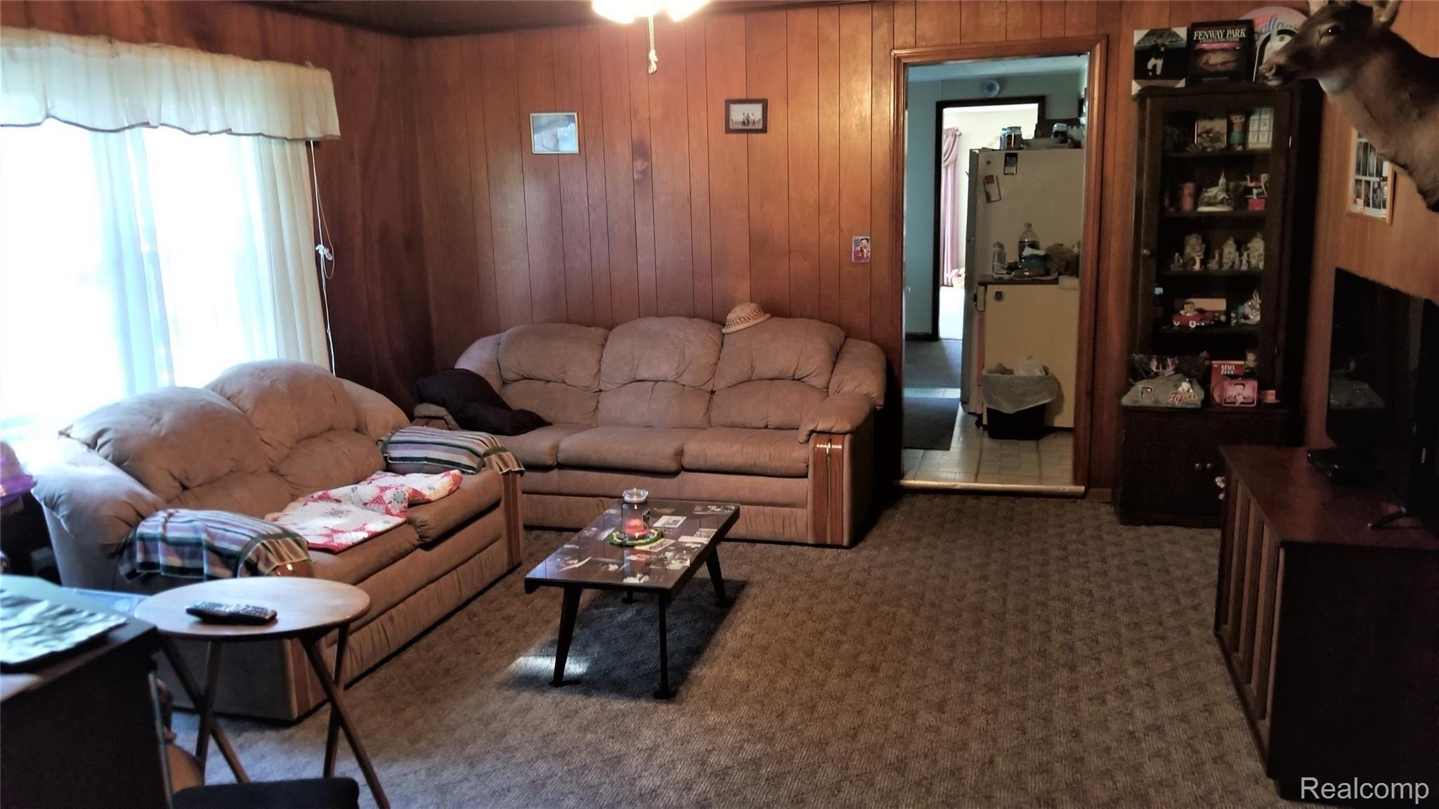 3635 Lapeer Road Port Huron, MI 48060 - Photo 8 of 20 family 3.jpg