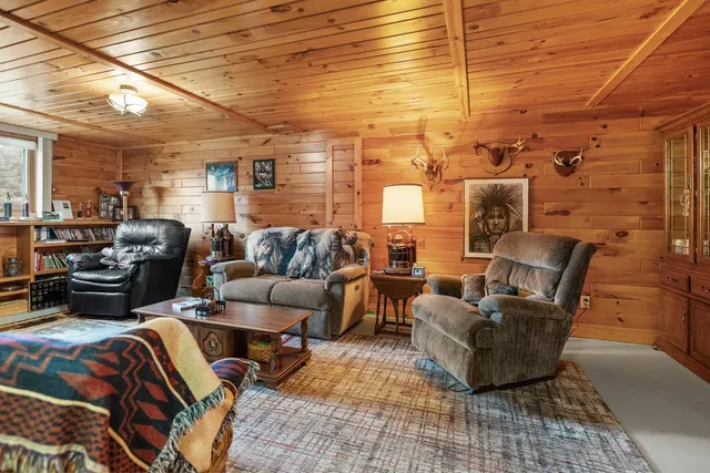 $419,900 | 8144 South Chase Road, Pulaski, WI 54162