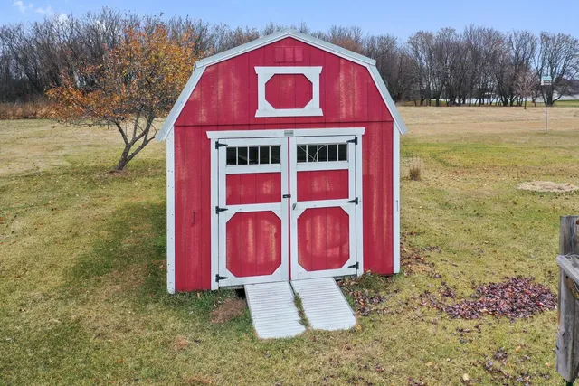 $419,900 | 8144 South Chase Road, Pulaski, WI 54162