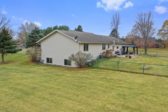 $419,900 | 8144 South Chase Road, Pulaski, WI 54162