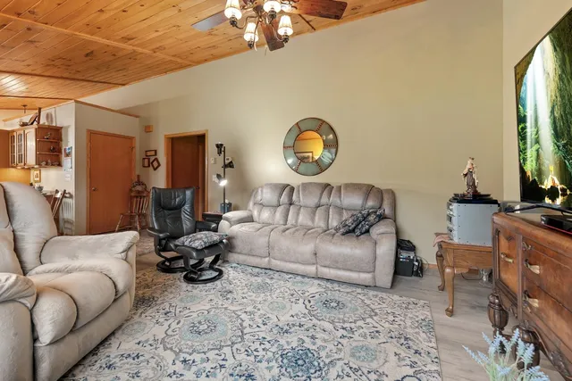 $419,900 | 8144 South Chase Road, Pulaski, WI 54162