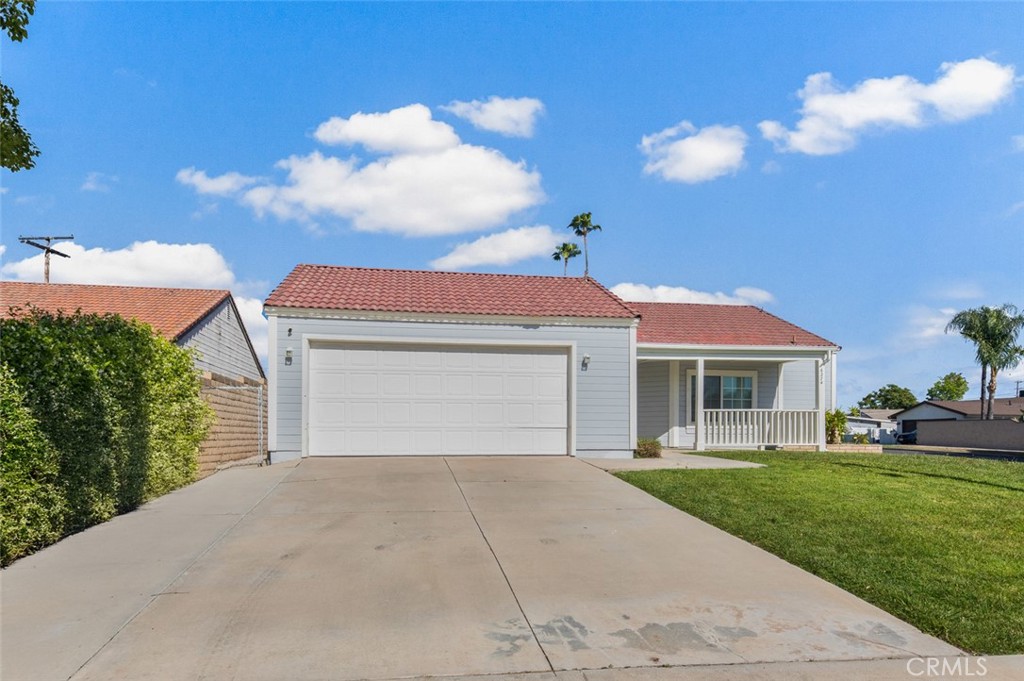 6274 Goldenrod Lane Riverside, CA 92504 - Photo 5 of 49