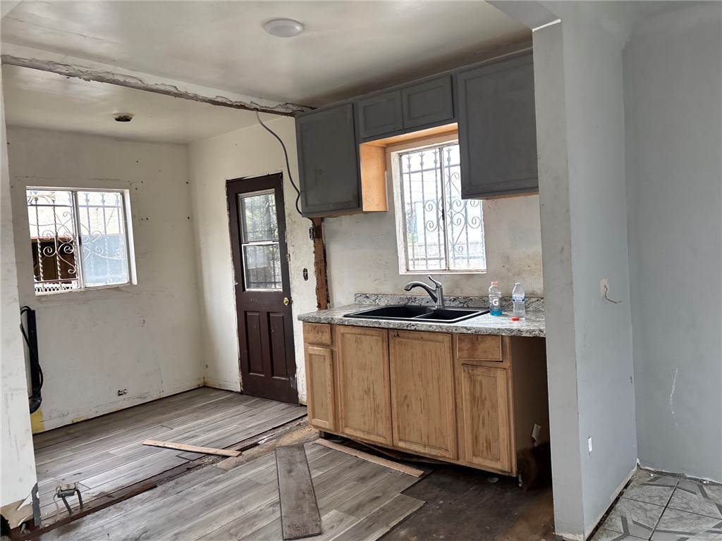 443 West Cedar Street Compton, CA 90220 - Photo 11 of 38