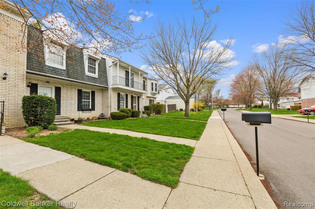 128 Manor Way, Unit 75 Rochester Hills, MI 48309 - Photo 2 of 35