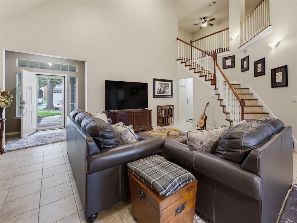 332 Emma Call Court Sunset, TX 76270 - Photo 4 of 31