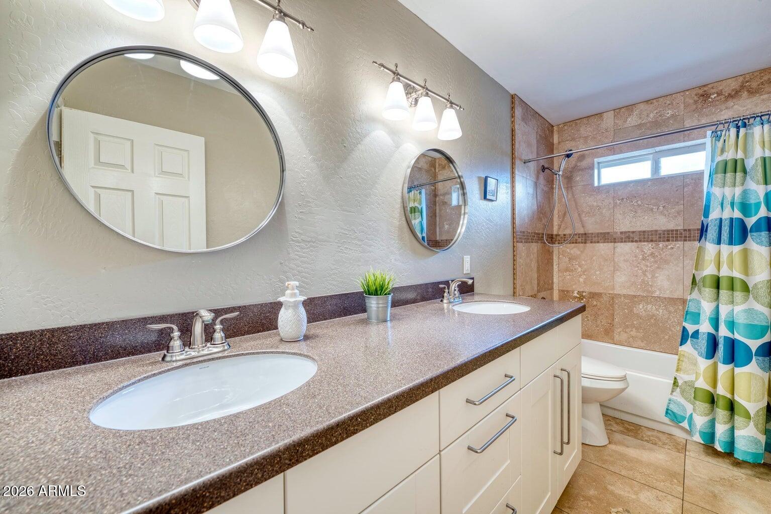 3415 East Camelback Road Phoenix, AZ 85018 - Photo 11 of 25 Guest Bath