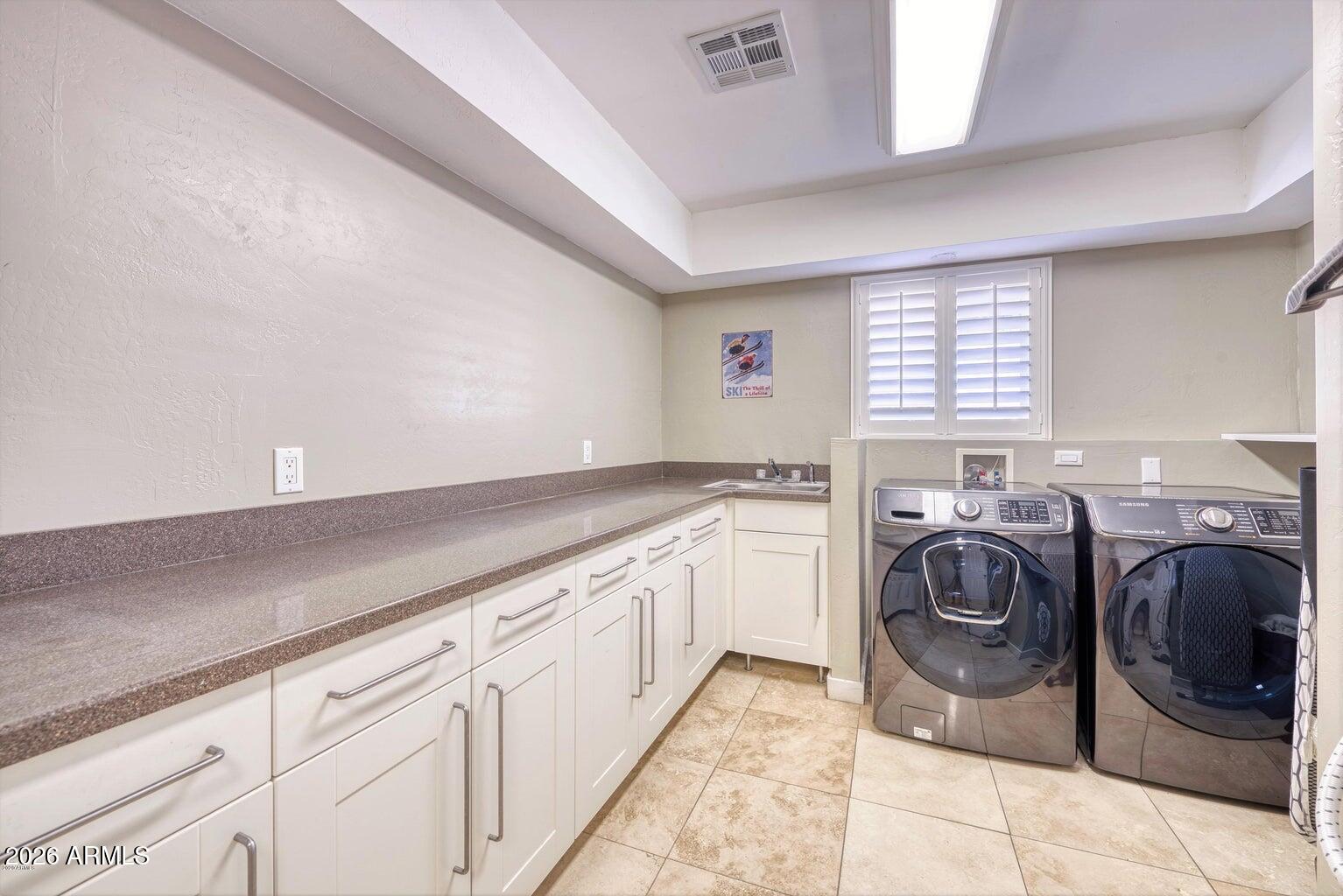 3415 East Camelback Road Phoenix, AZ 85018 - Photo 14 of 25 Laundry Room