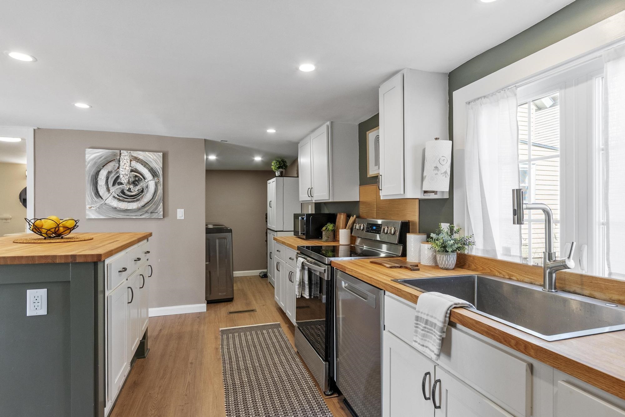 5 Middle Street Nashua, NH 03060 - Photo 11 of 42