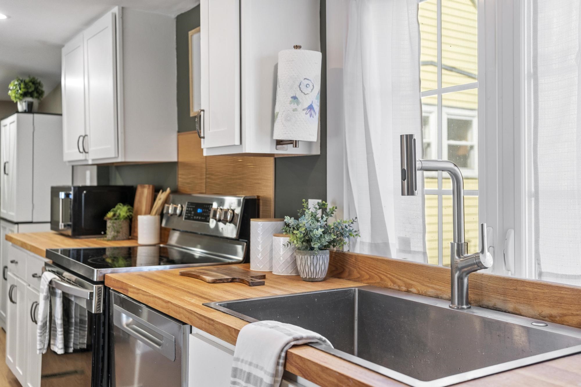 5 Middle Street Nashua, NH 03060 - Photo 13 of 42