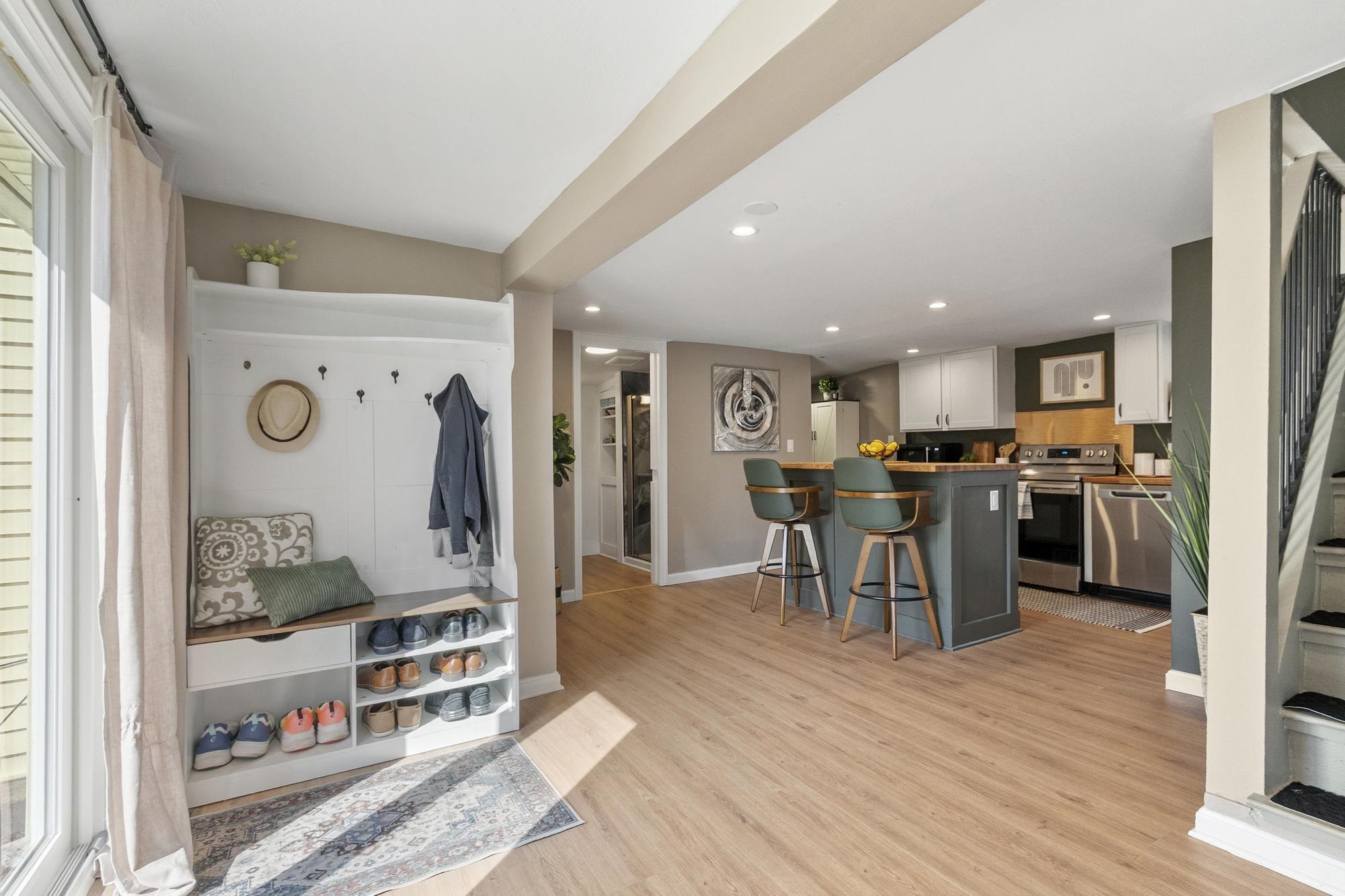 5 Middle Street Nashua, NH 03060 - Photo 2 of 42