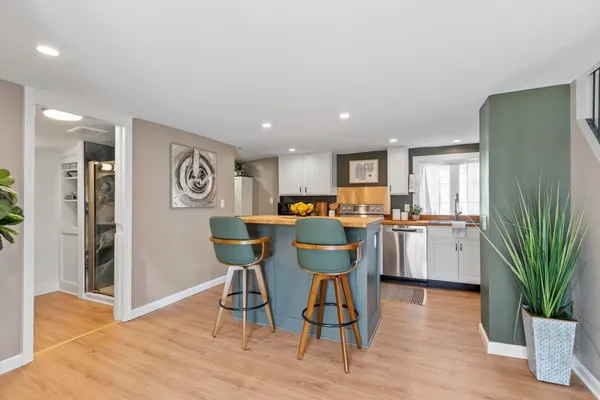 $379,000 | 5 Middle Street, Nashua, NH 03060