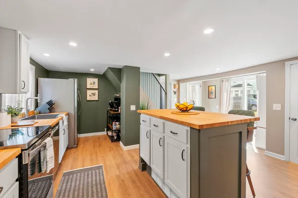 $379,000 | 5 Middle Street, Nashua, NH 03060