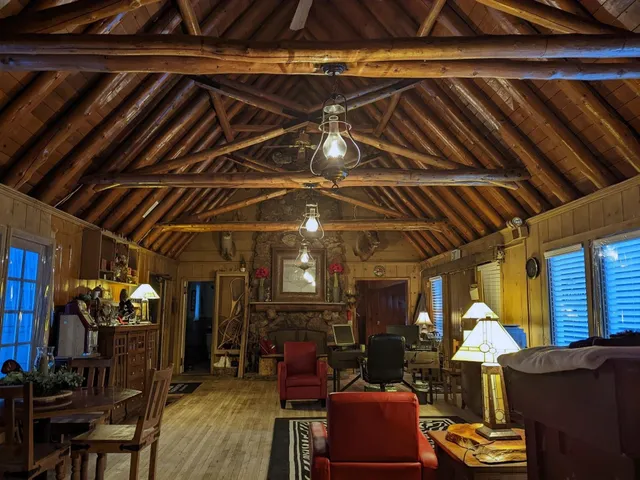 a view of a big room with furniture