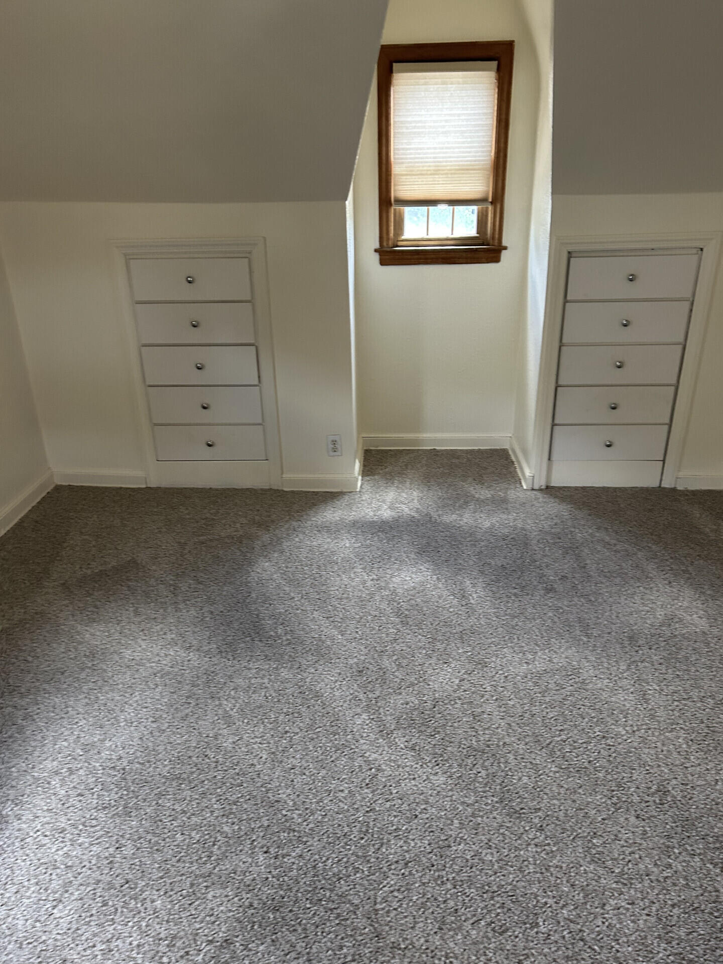 2745 South 68th Street Milwaukee, WI 53219 - Photo 6 of 28 2745S68thSt_70007_6