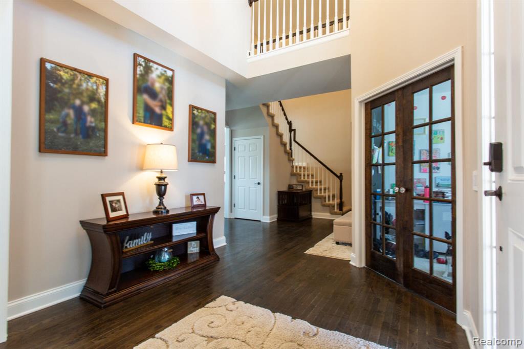 414 Roundview Drive Rochester, MI 48307 - Photo 2 of 57 Gallery Image 2